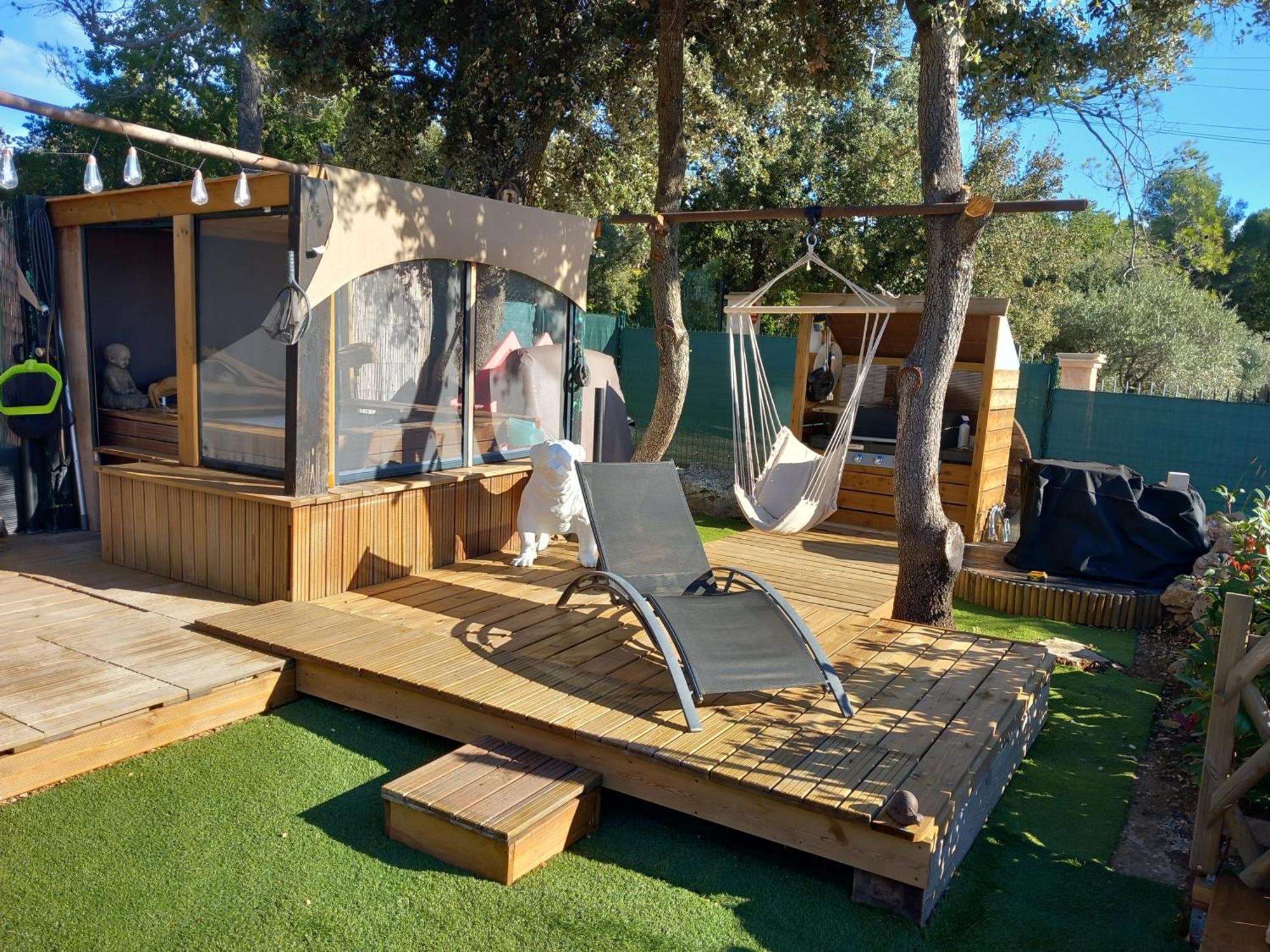4 Avec Jacuzzi Villa